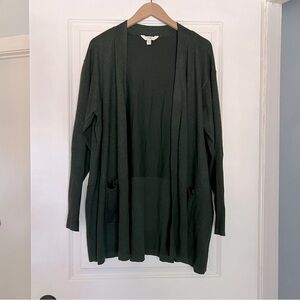 ❄️ 5/$20 Terra & Sky Women’s Size 1X Relaxed Cardigan Deep Green Pockets